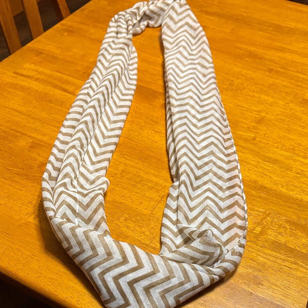 Chevron Patterned Scarf - Brown and White